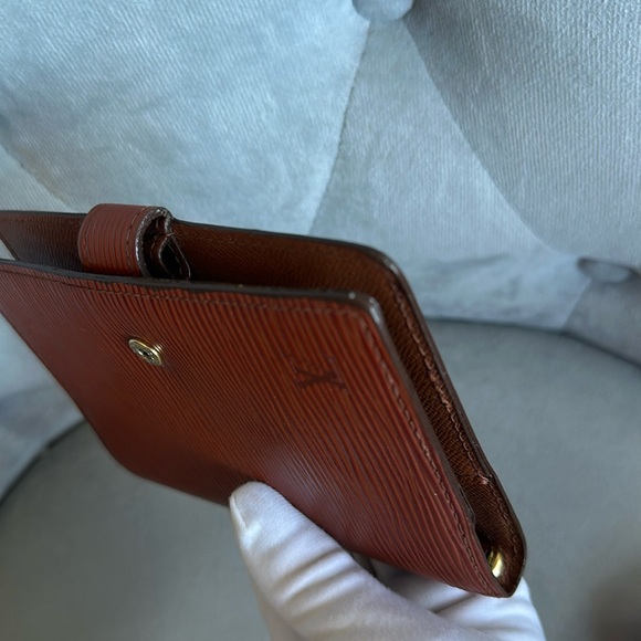 LOUIS VUITTON AGENDA - Picture 13 of 17